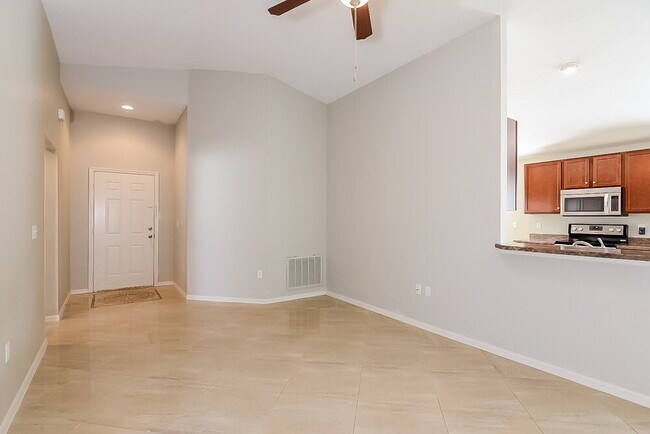 Foto del edificio - 6400 Twin Bridges Dr