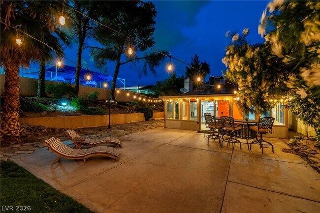 Foto del edificio - 2457 Swan Ln
