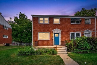 Building Photo - 8611 Ellen Ct