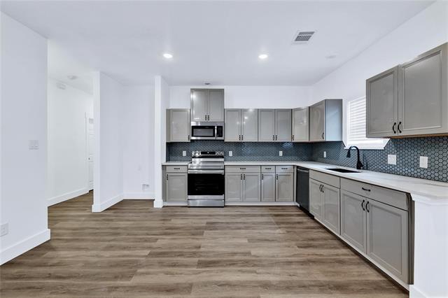 Building Photo - 1027 W Coffin St