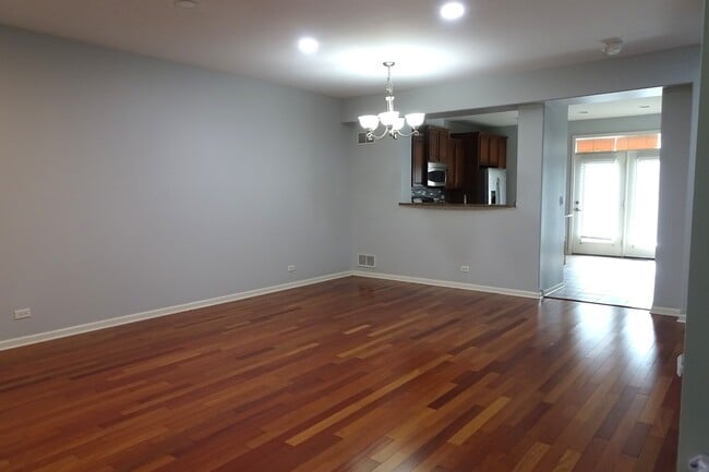 Building Photo - 2203 S Crambourne Way