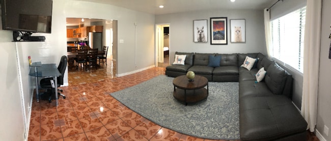 Photo - 11456 Mclaren St House