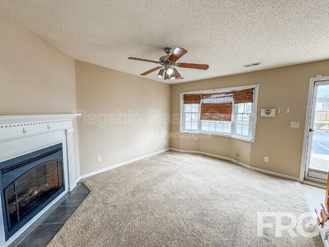 Foto del edificio - 3813 E Vancroft Cir