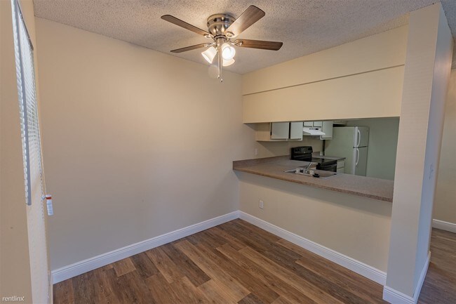 Foto del edificio - 622 Kenwick Cir