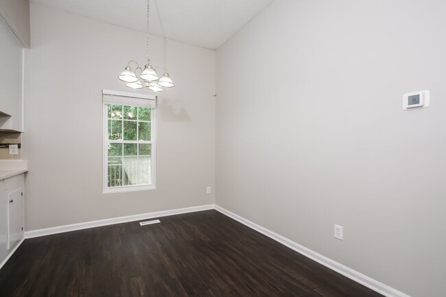 Building Photo - 504 Heathwick Dr
