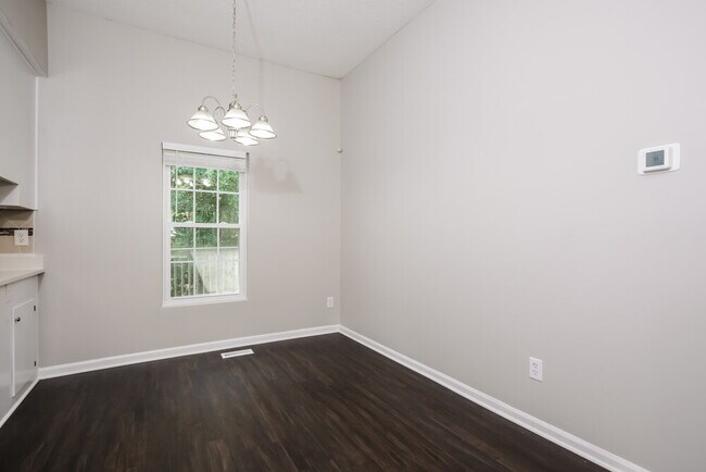 Foto del edificio - 504 Heathwick Dr