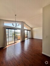 Dining room/ Livingroom - 215 N Mariposa Ave