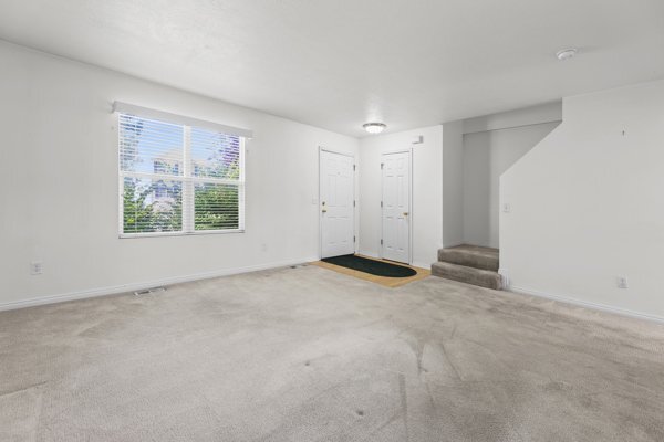 Building Photo - 1199 Dunrobin Ct S