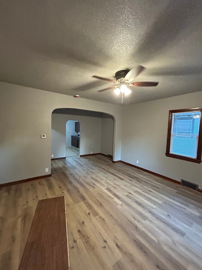 espacio de comedor - 410 S 4th St