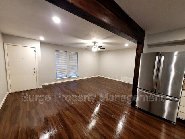 Photo - 1122 N Center St Apartment