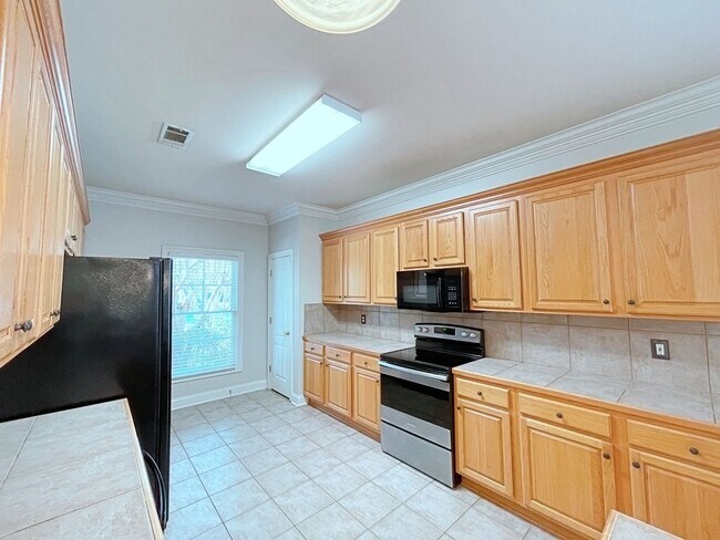 Foto del edificio - 4 BEDROOM HOUSE OFF OLD PERKINS IN PRAIRIE...