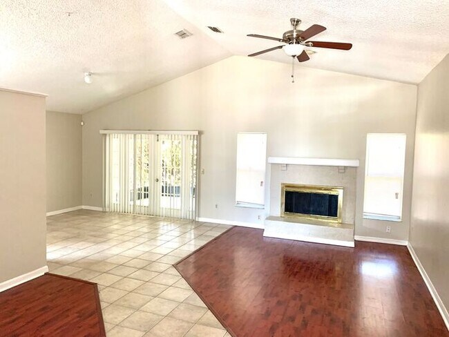 Building Photo - Single family home in Quail Ridge