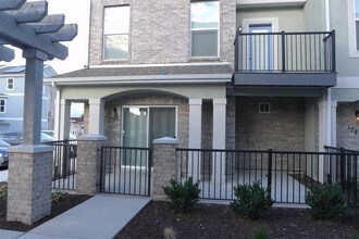 Building Photo - 1779 W Dalmeny Way