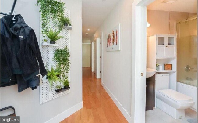 Foto del edificio - 1625 Ridge Ave