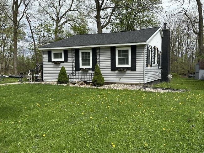 Building Photo - 2590 Scottsville Rd
