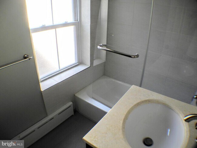 Foto del edificio - 739 N 17th St