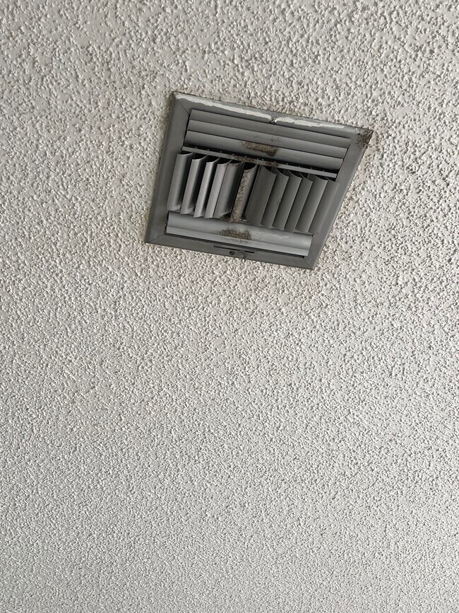 Building Photo - 18800 NW 84th Ave