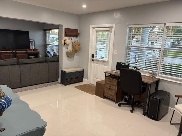 Foto del edificio - 270 NE 45th St