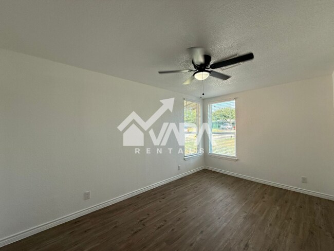 Foto del edificio - 4411 Eisenhauer Rd