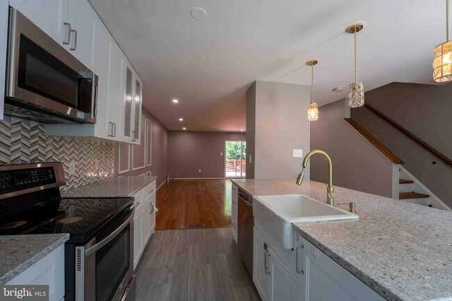 Foto del edificio - 18246 Fox Chase Cir
