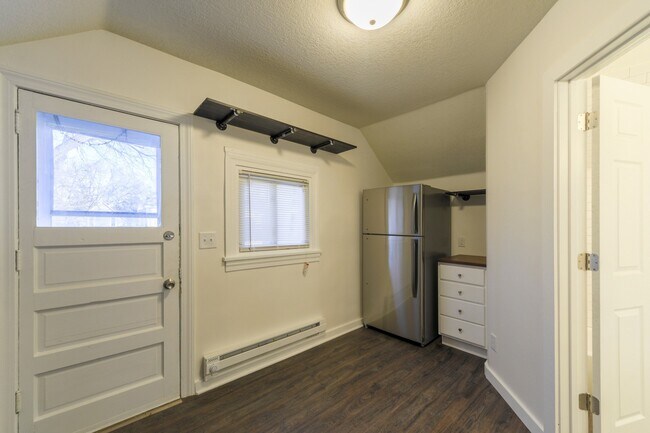 Building Photo - 1115 4th Street NE