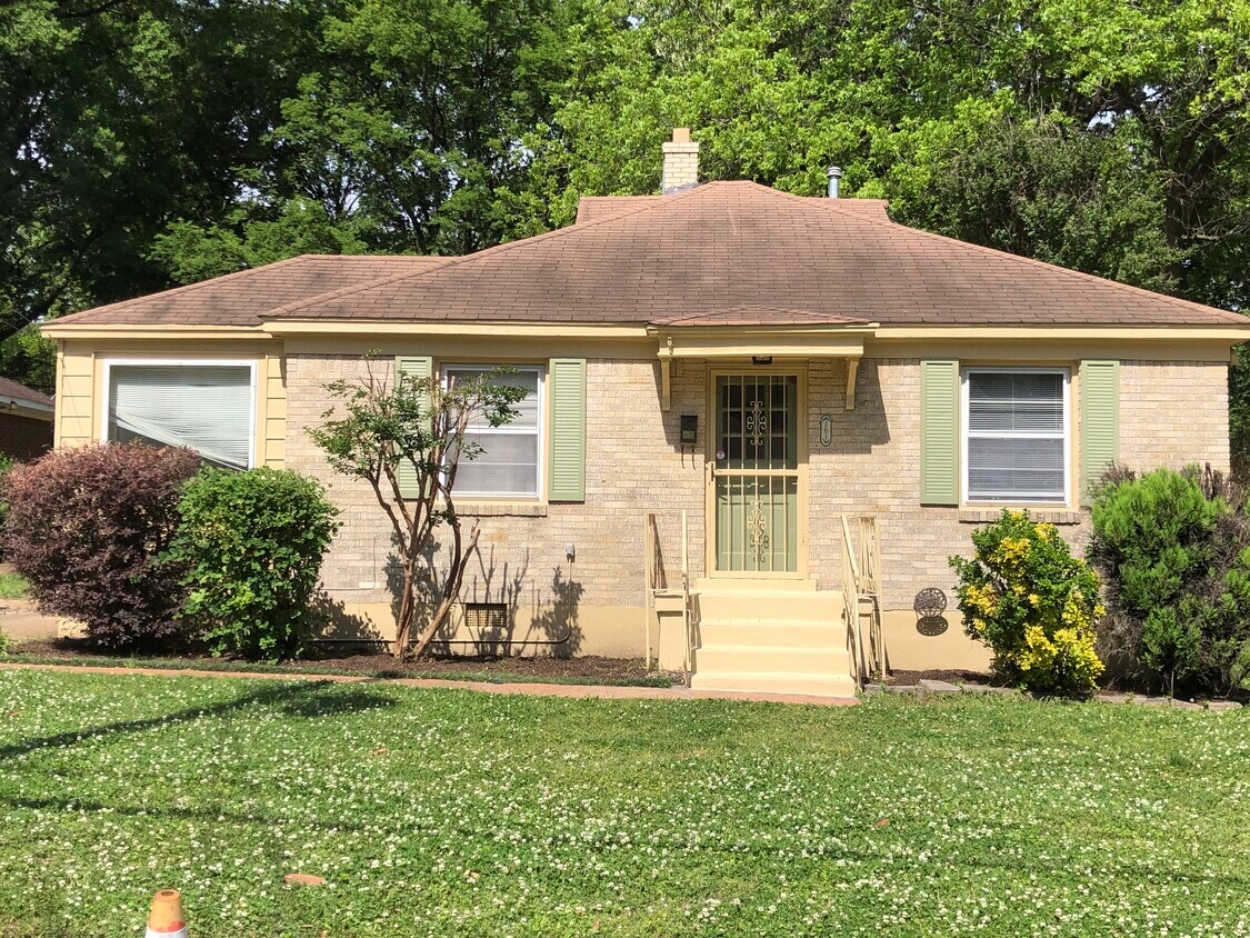 Foto principal - 161 Plainview St