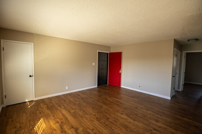 Foto del edificio - 2171 Peach St