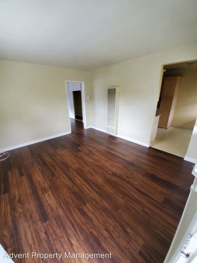 Foto del edificio - 4742-4744 Narragansett Ave
