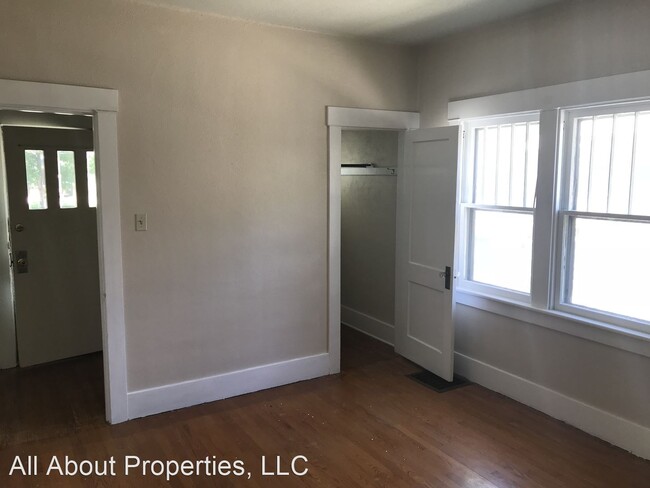 Building Photo - 3 br, 2 bath House - 1412 12th Avenue