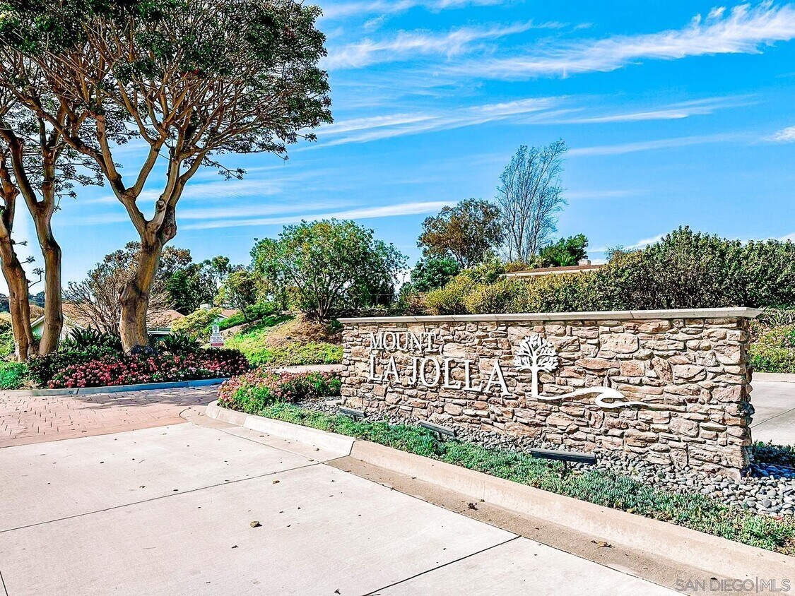 2061 Caminito Circulo Norte, San Diego, CA 92037 Townhome Rentals in