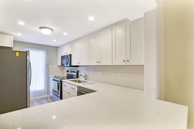 Building Photo - 4500 N Federal Hwy