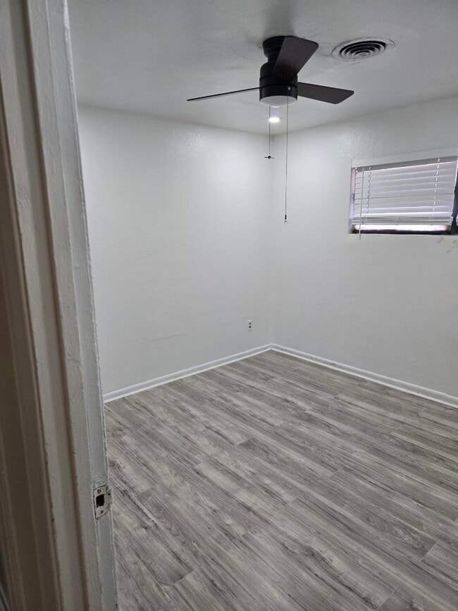 Building Photo - 5427 Heatherbrook Dr