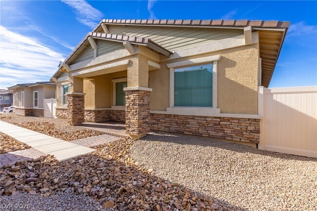 Building Photo - 774 Iris Desert St