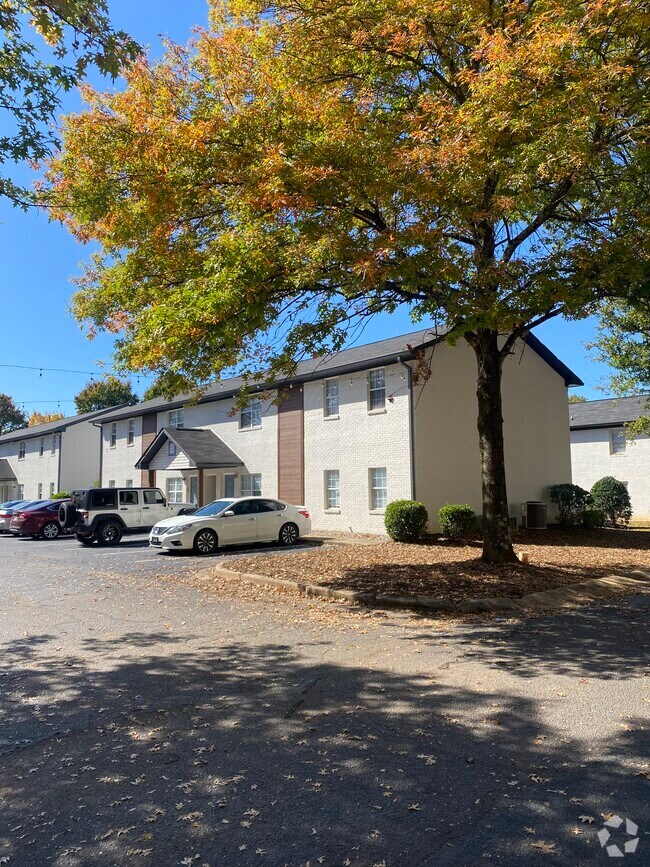 The Lodge of Athens Low Apartments for Rent Athens, GA 6