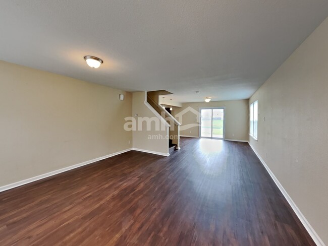 Building Photo - 1622 Carriage Circle