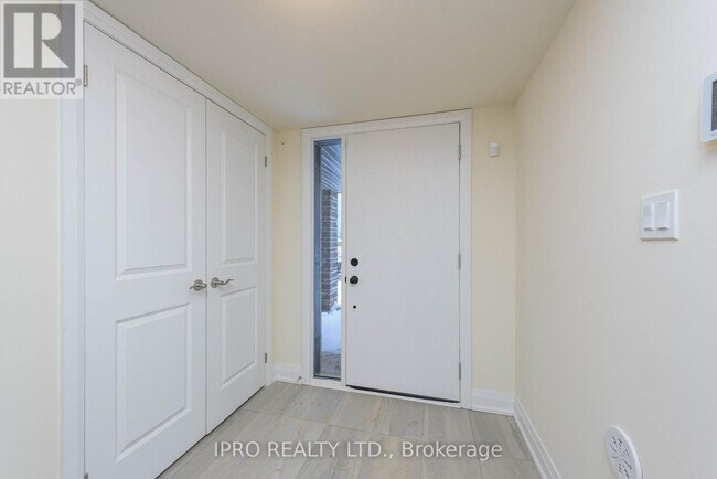 Photo du bâtiment - 2538 Littlefield Cres