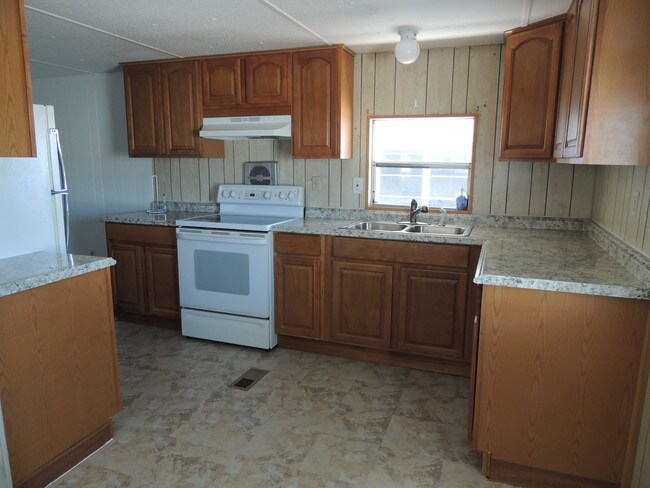 COCINA RECIÉN REMODELADA - 7424 Egress Ln