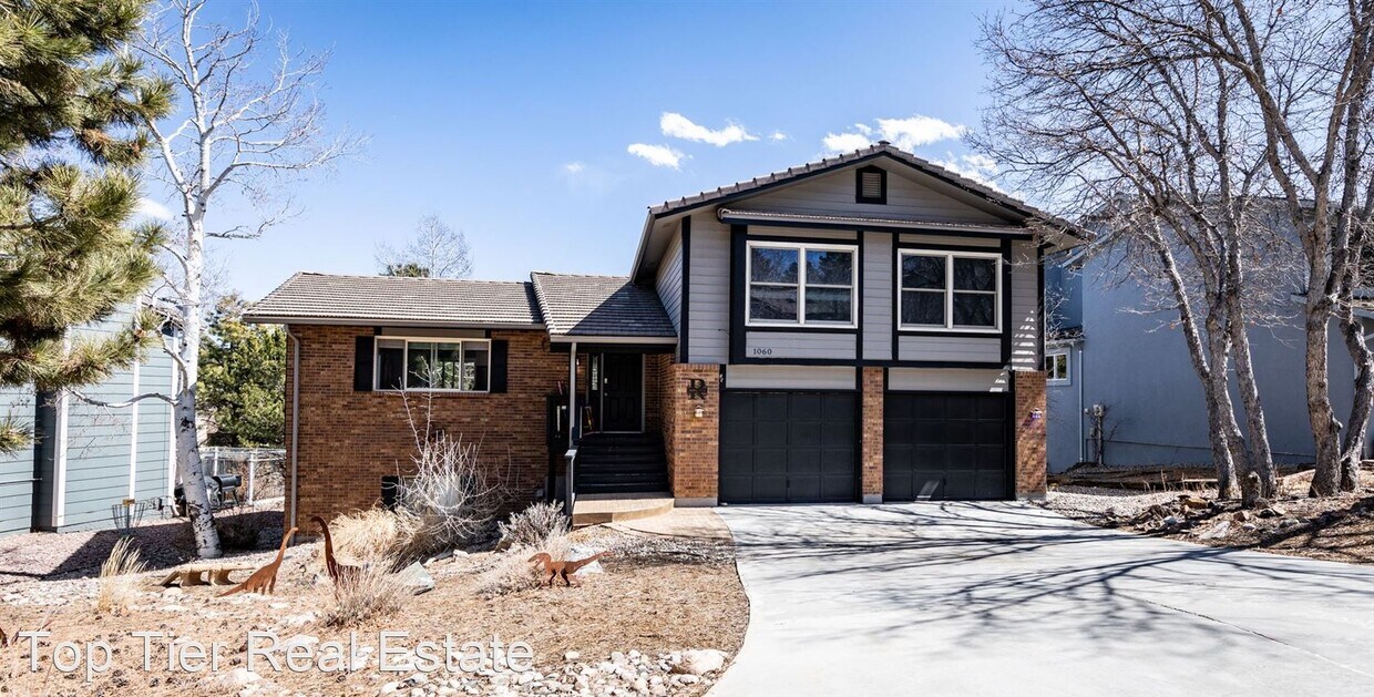 Primary Photo - 4 br, 3.5 bath House - 1060 Golden Hills Road
