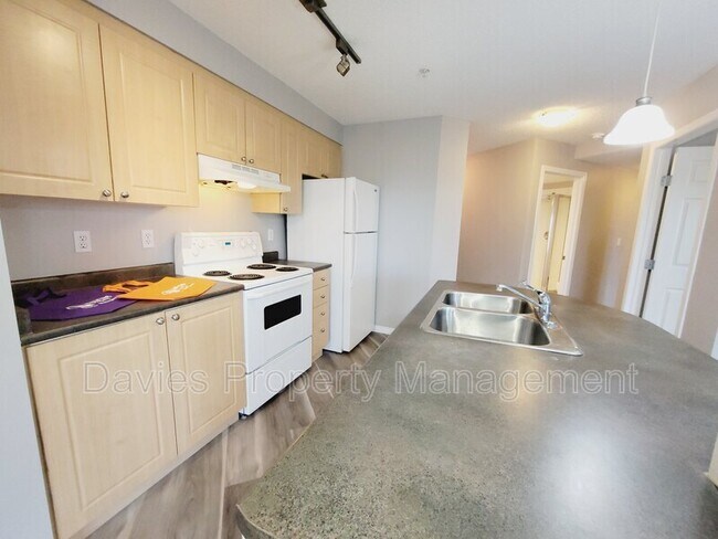 Photo du bâtiment - 622 McAllister Loop SW