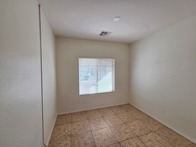 Foto del edificio - Beautiful 4 Bed/2 Bath in Goodyear!