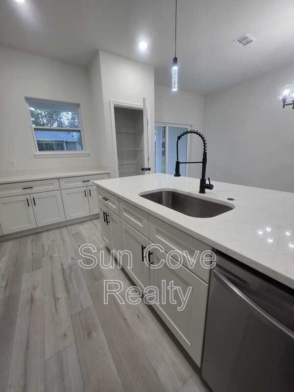 Foto del edificio - 7958 N Oberon Terrace