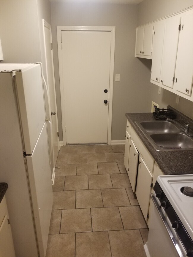 Foto del edificio - 1335-1337 Halcomb ln- Frayser Duplex