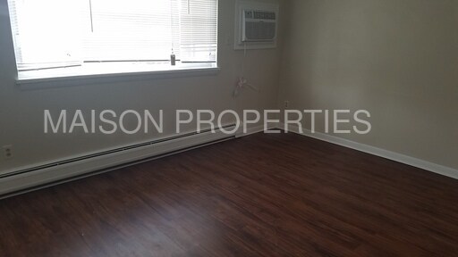 Building Photo - 8 Hickory Manor Dr