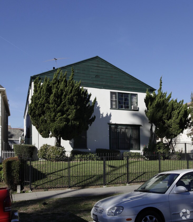 Foto del edificio - 111 N Catalina St