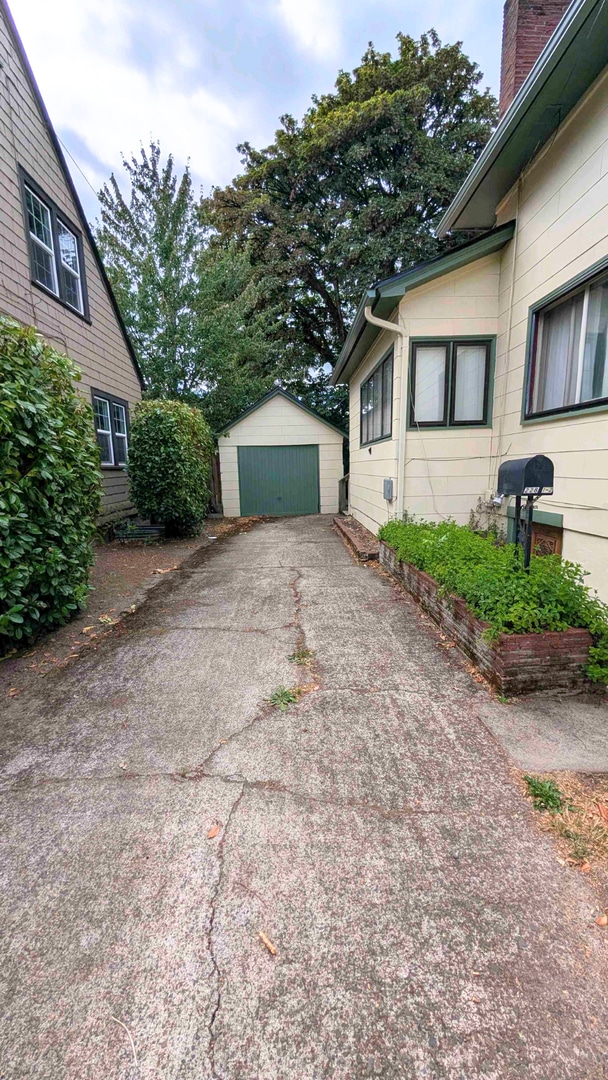 Building Photo - Corvallis Duplex