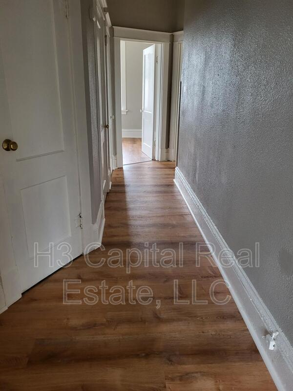 Building Photo - 2446 State St