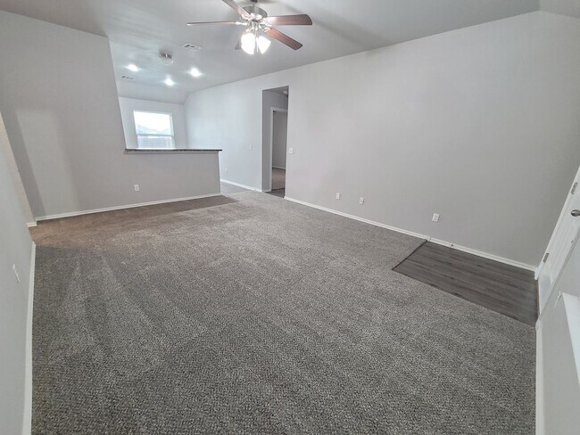 Building Photo - 3 Bed / 2 Bath in Moore