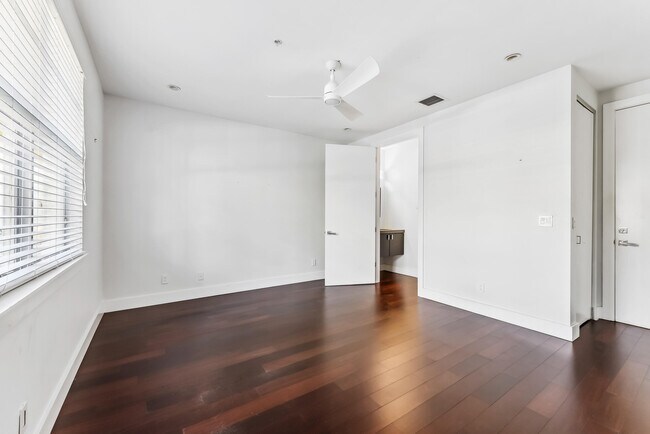 Foto del edificio - 106 SW 1st Ave