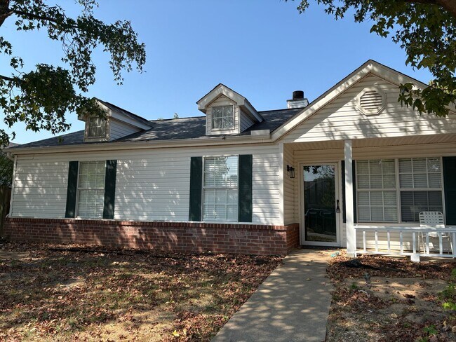 Building Photo - 1602 Parkview Pl