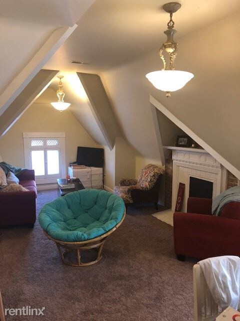 Foto del edificio - 2 br, 1 bath Apartment - 708 W South St Apt 3